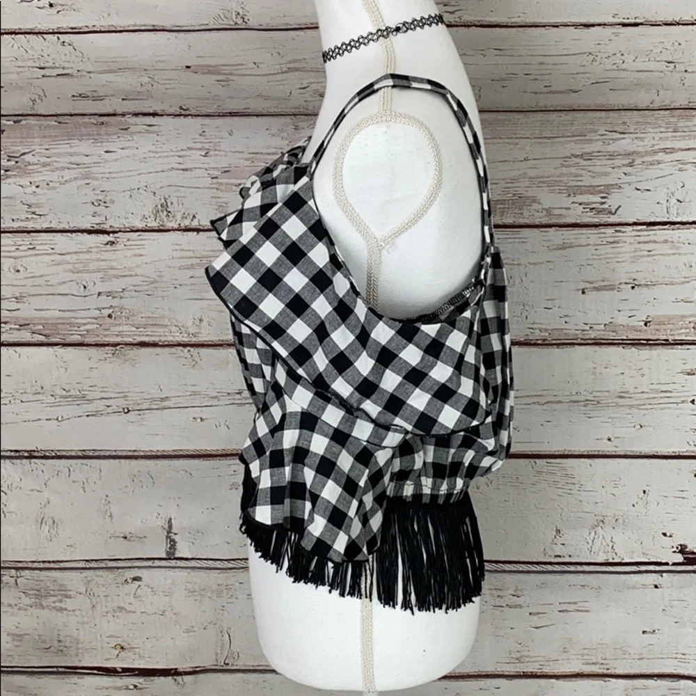 NWOT Buffalo Plaid Crop Tassel Top Medium